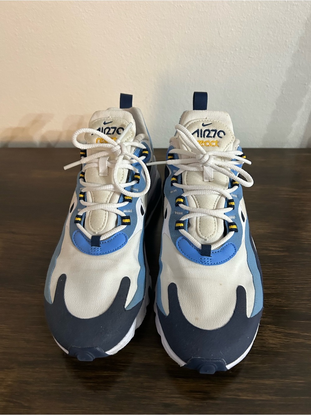 Nike Sneakers in White, Navy & Light Blue